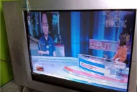 penyebab layar tv membesar